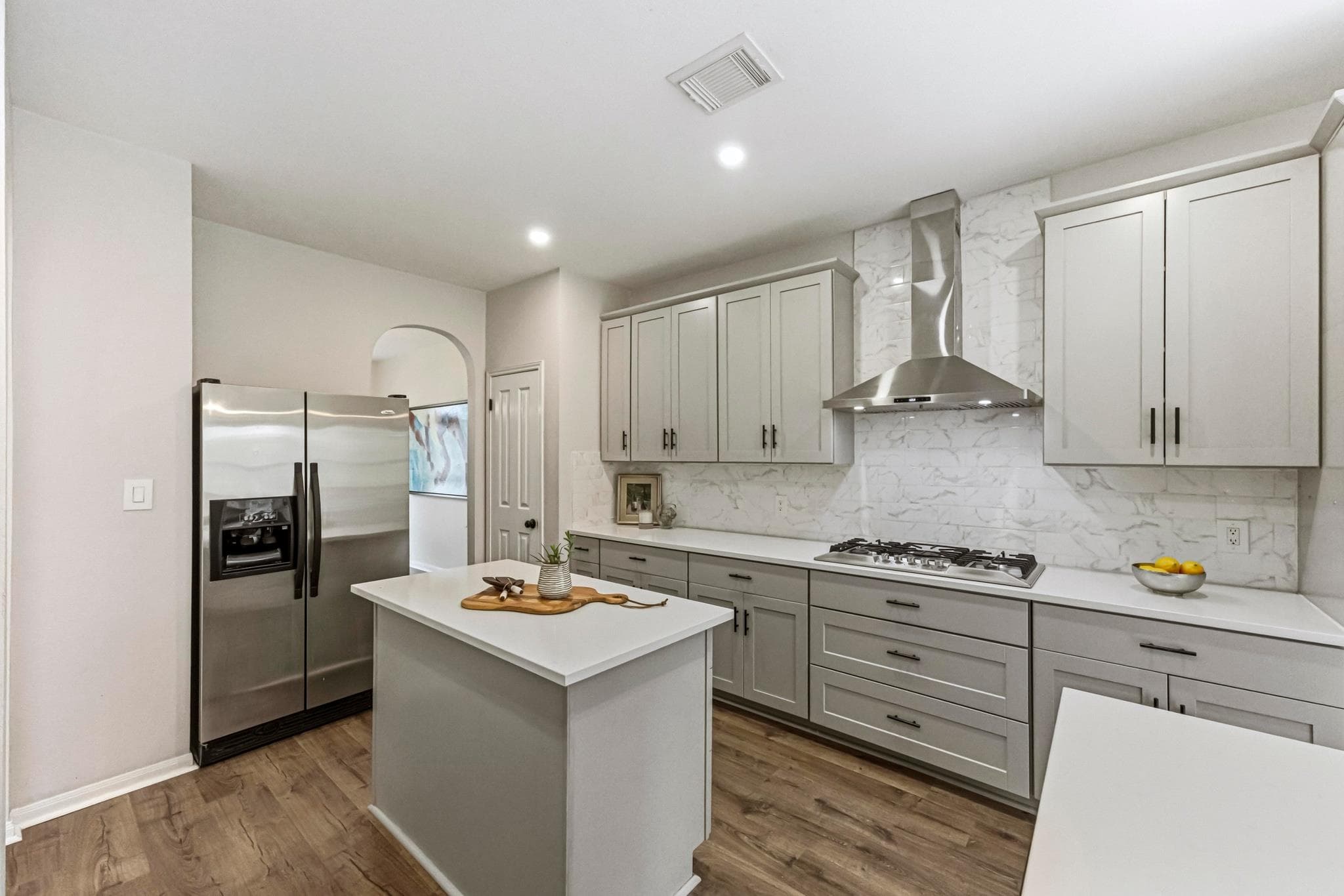 11200  Savin Hill Ln