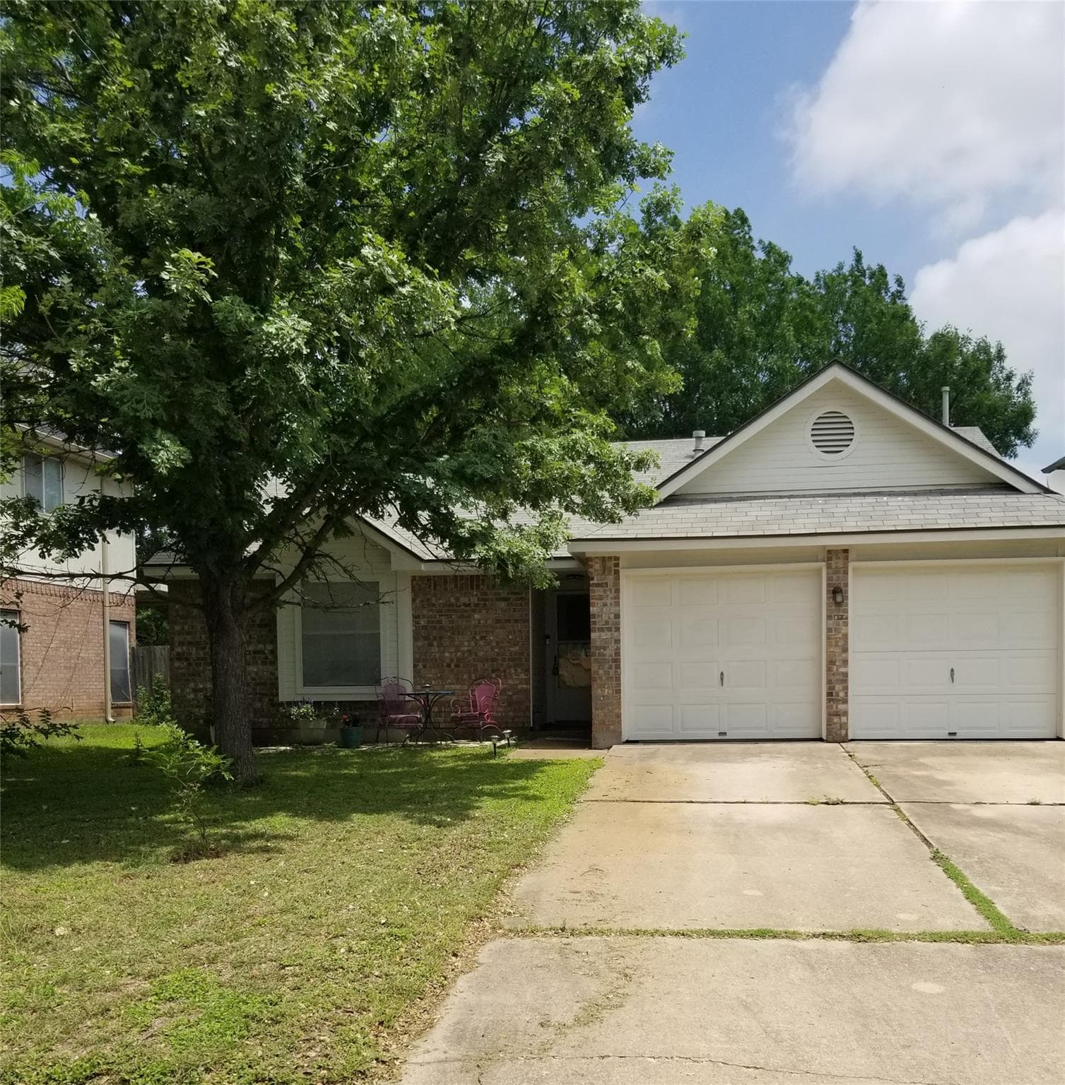 806  Black Locust Dr