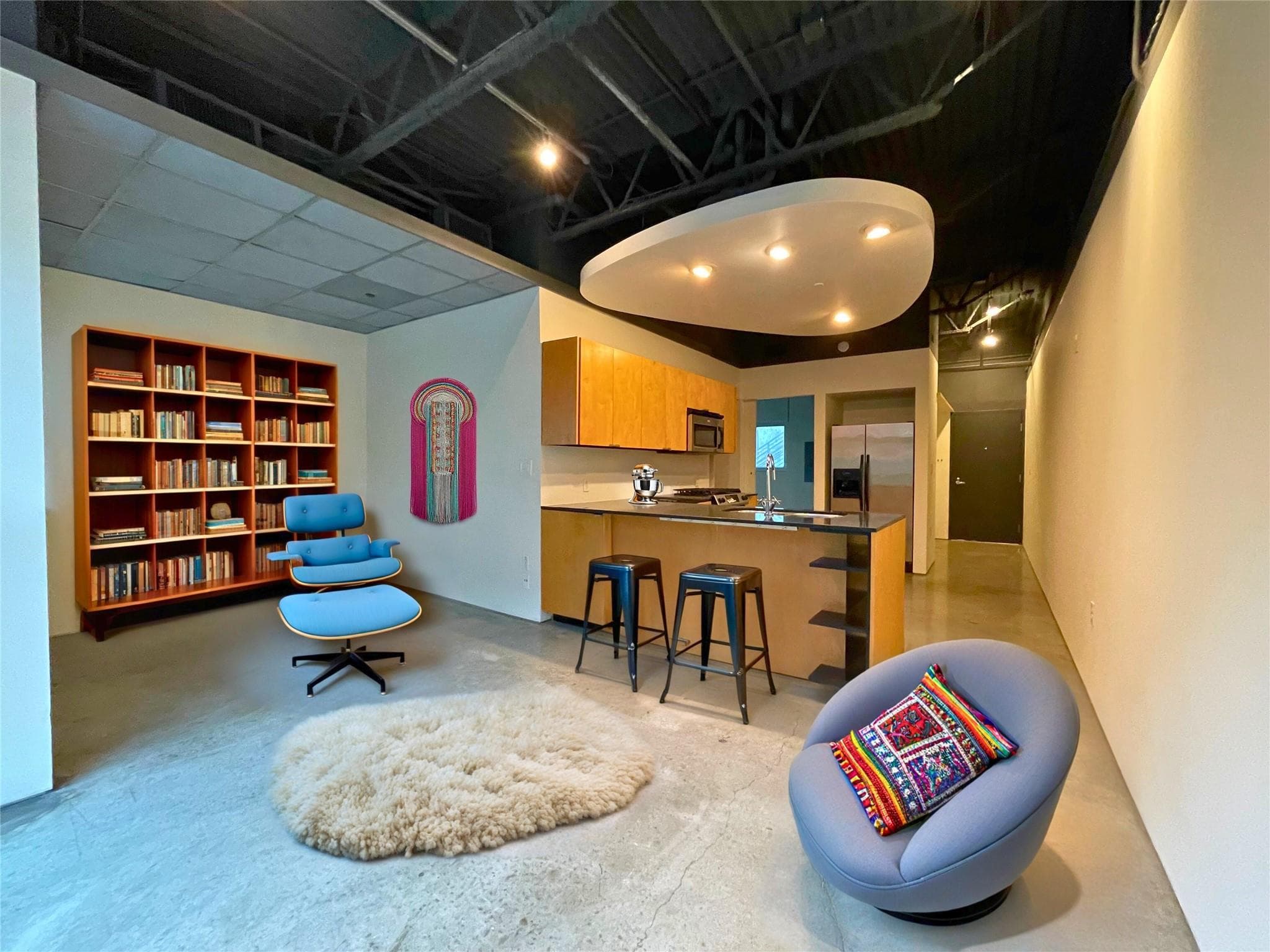 601 E Brushy St  #204