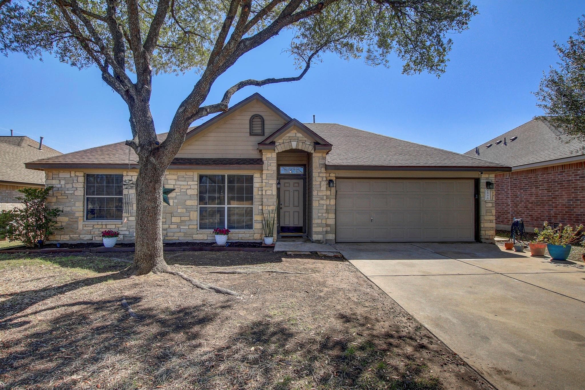 806  Ridge View Dr
