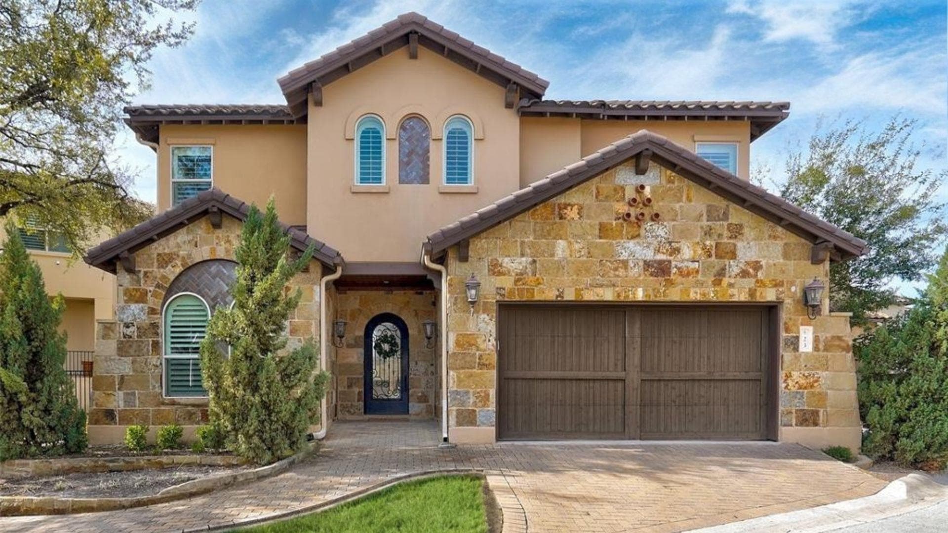 4501  WESTLAKE Dr  #23