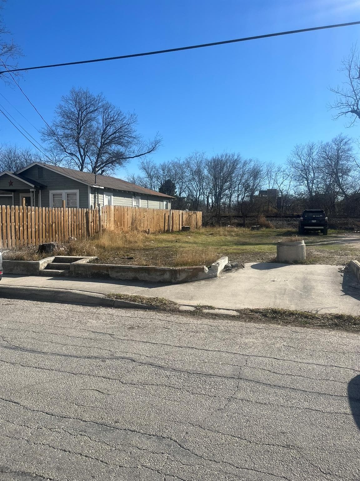 214 E LACHAPELLE None