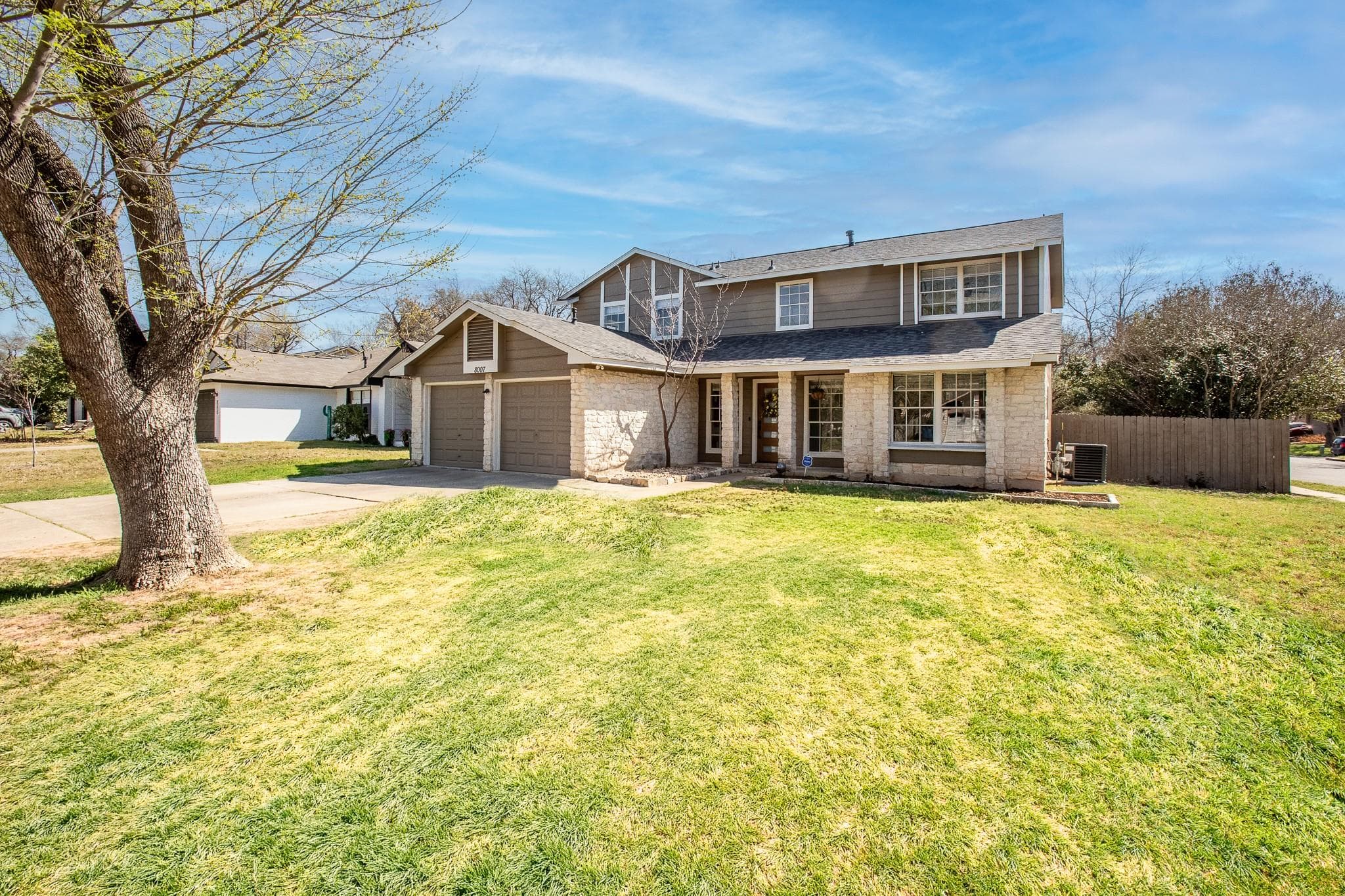 8007  Swindon Ln