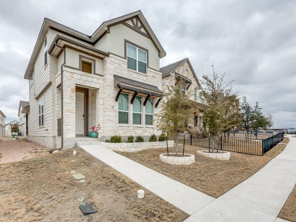 236  Lost Mine Peak Ln