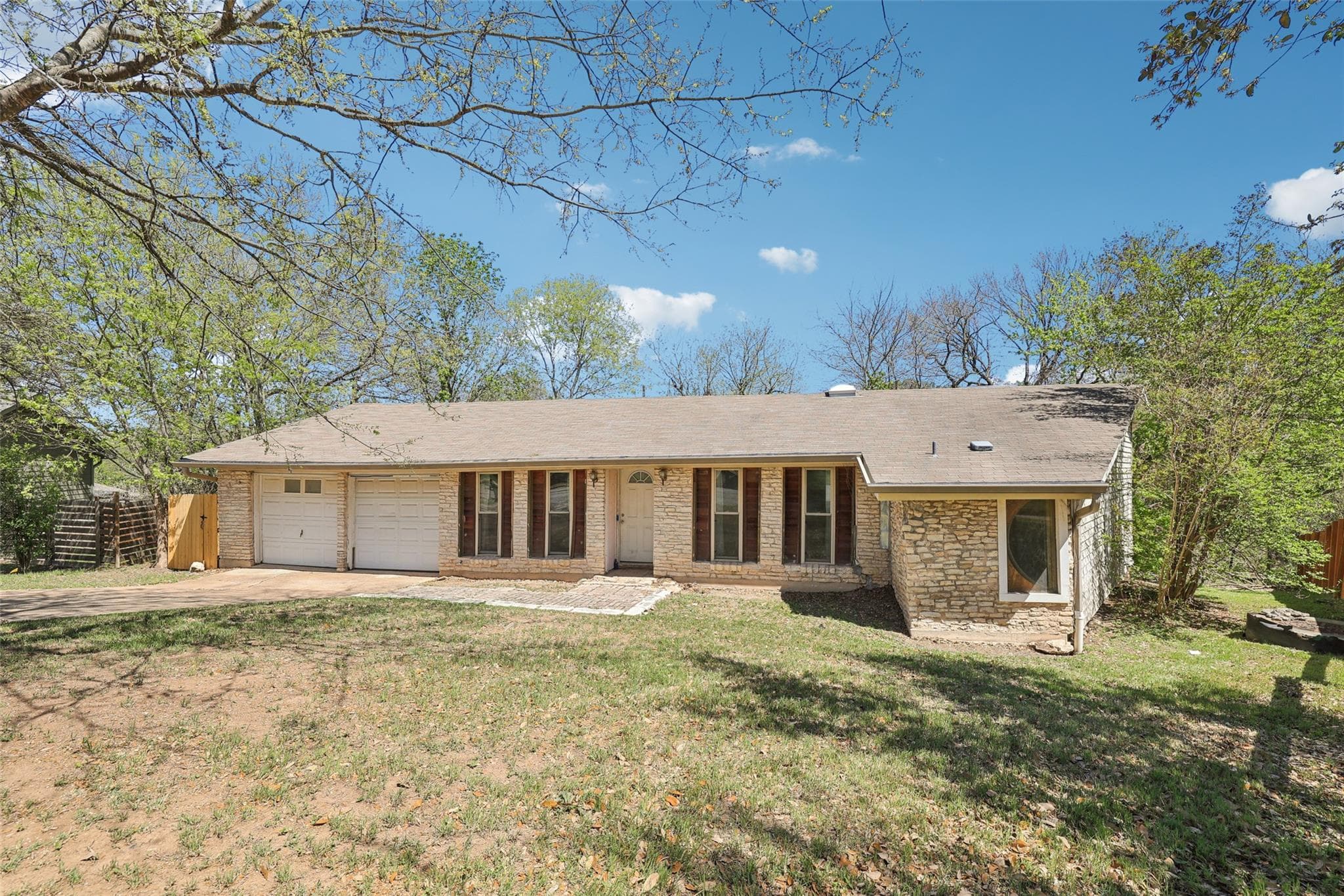 2204  Bahia Cir