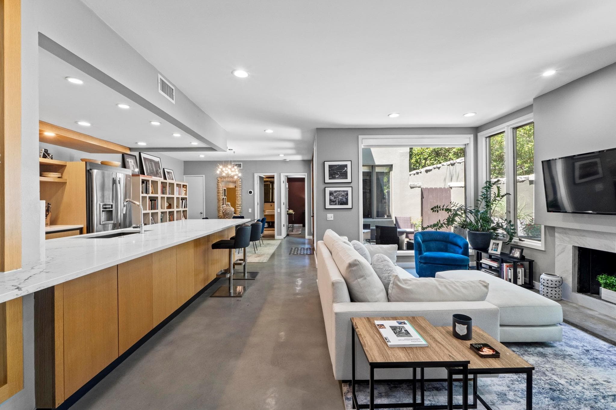 1111 W 12th St  #102