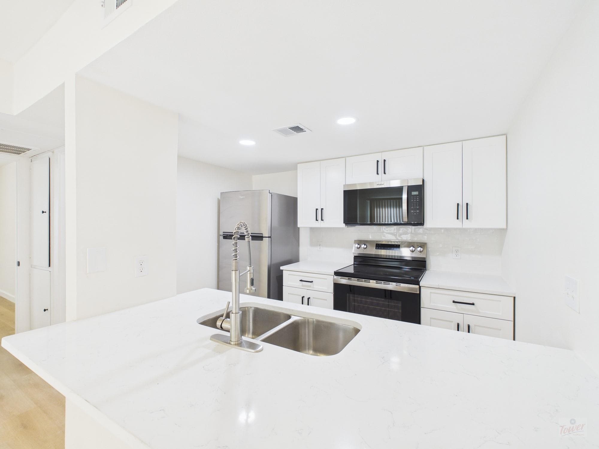 2124  Burton Dr  #105