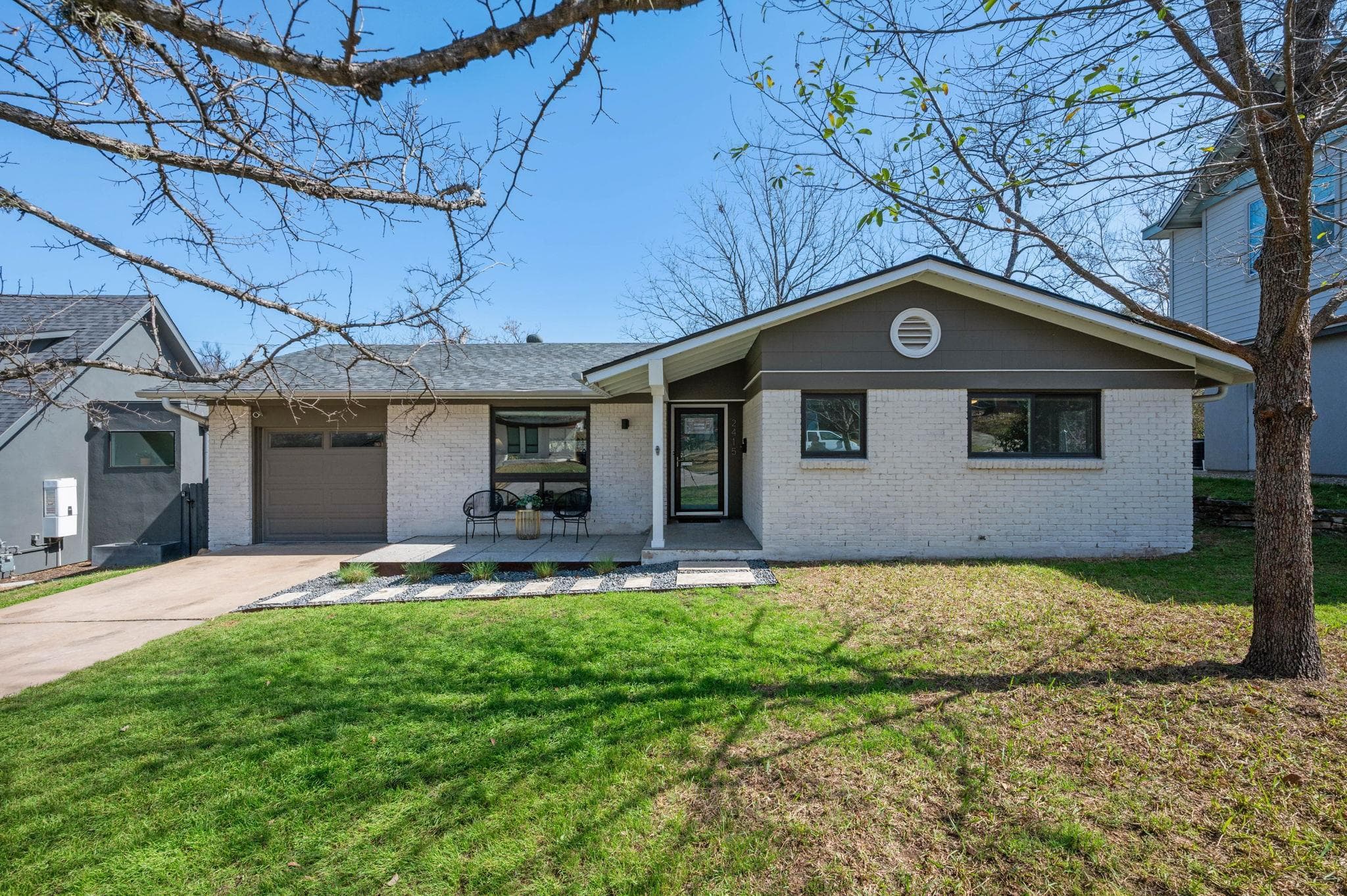 2415  Little John Ln