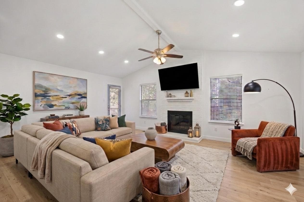 13016  Moorcroft Ln
