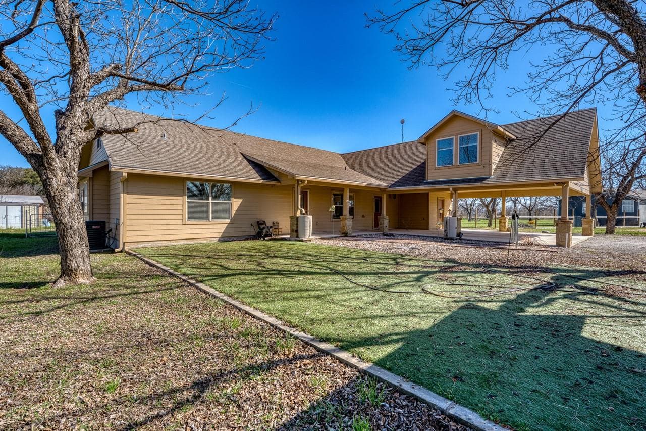 109  Pecan Orchard Ln