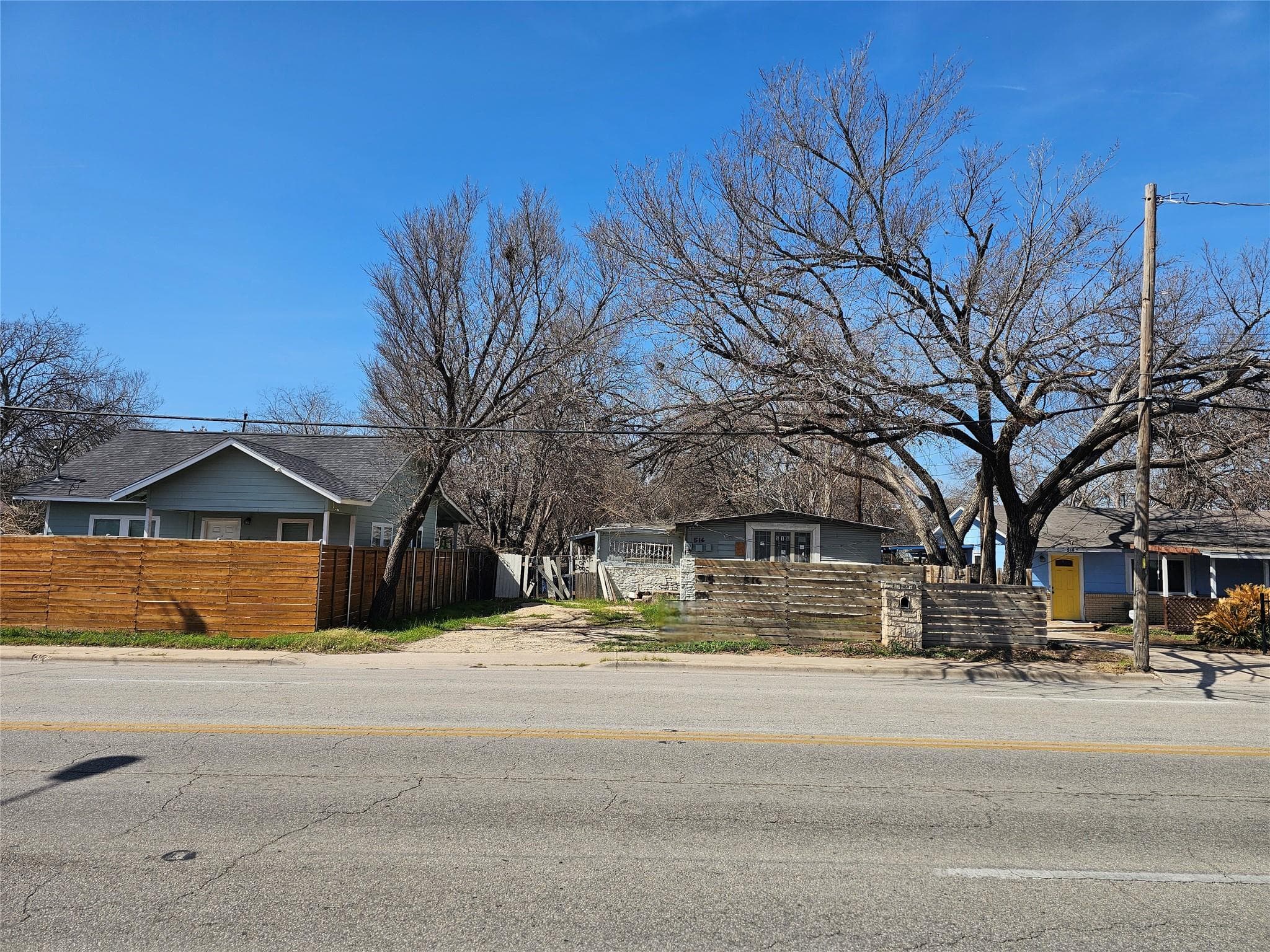 516  Montopolis Dr
