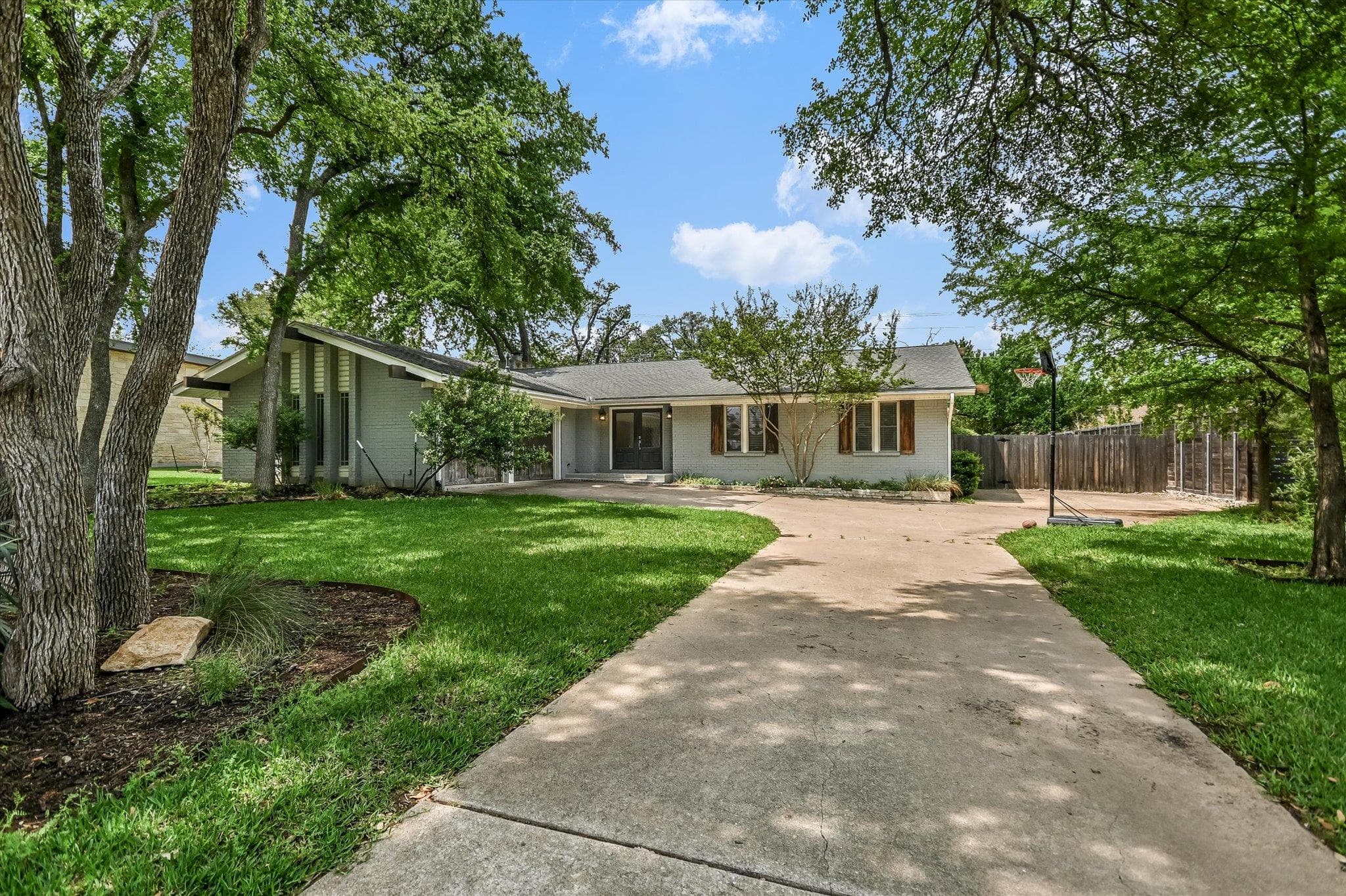 306  Briarwood Trl