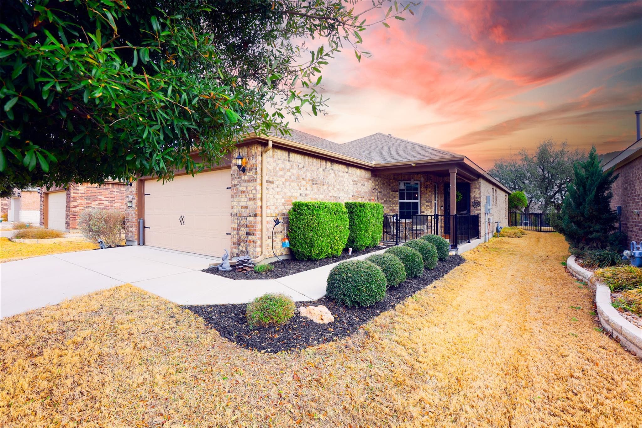 437 Holiday Creek Lane Ln