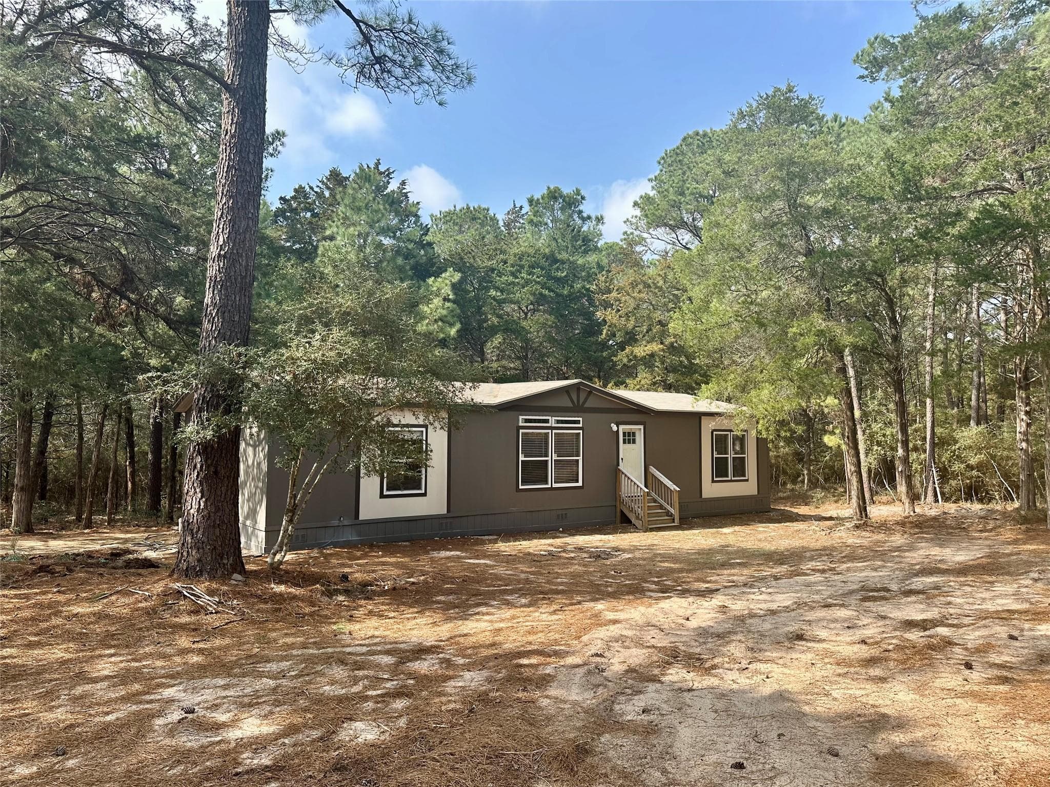 1053  Elm Crest Dr