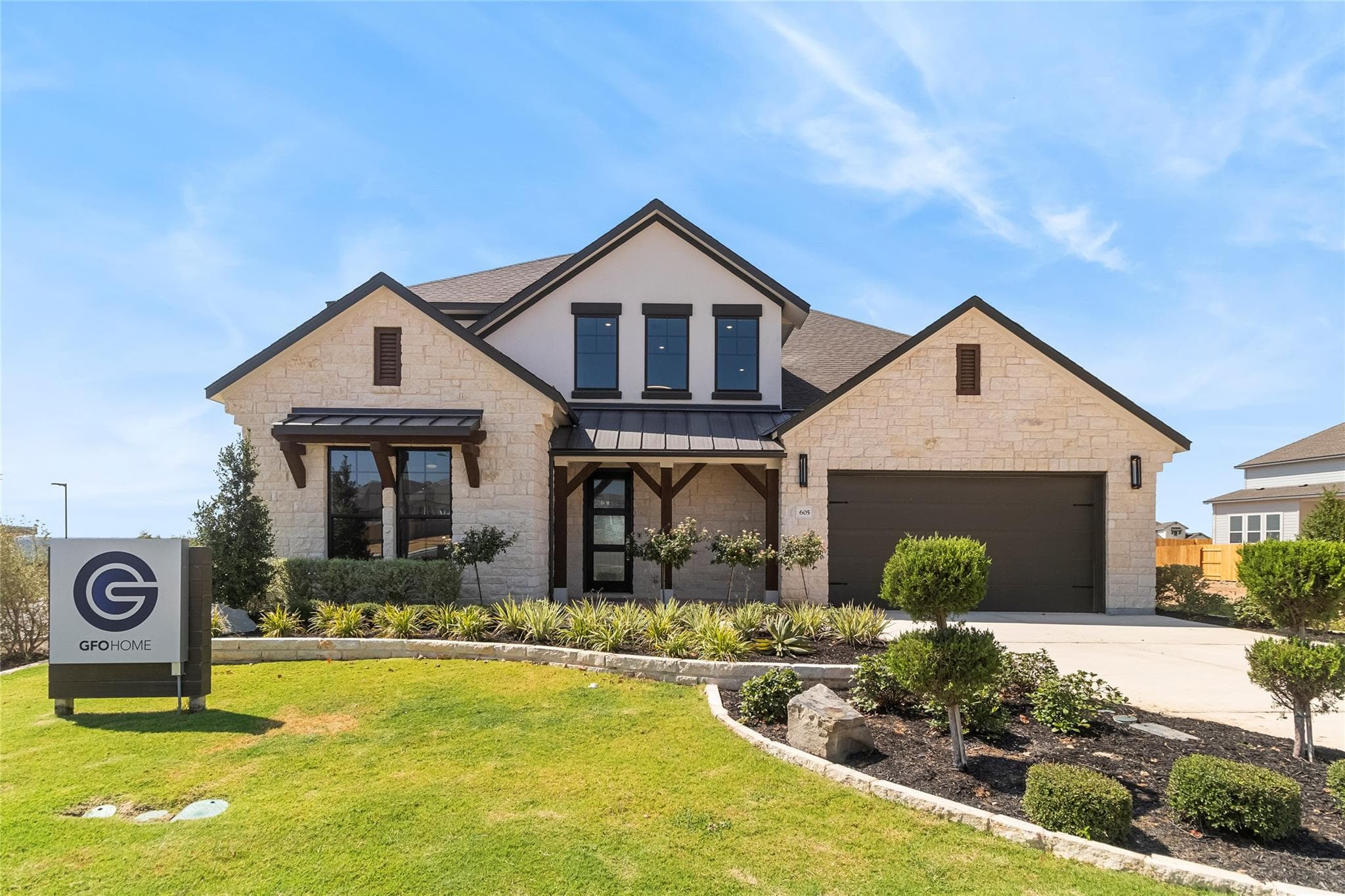 605  Crescent View Dr