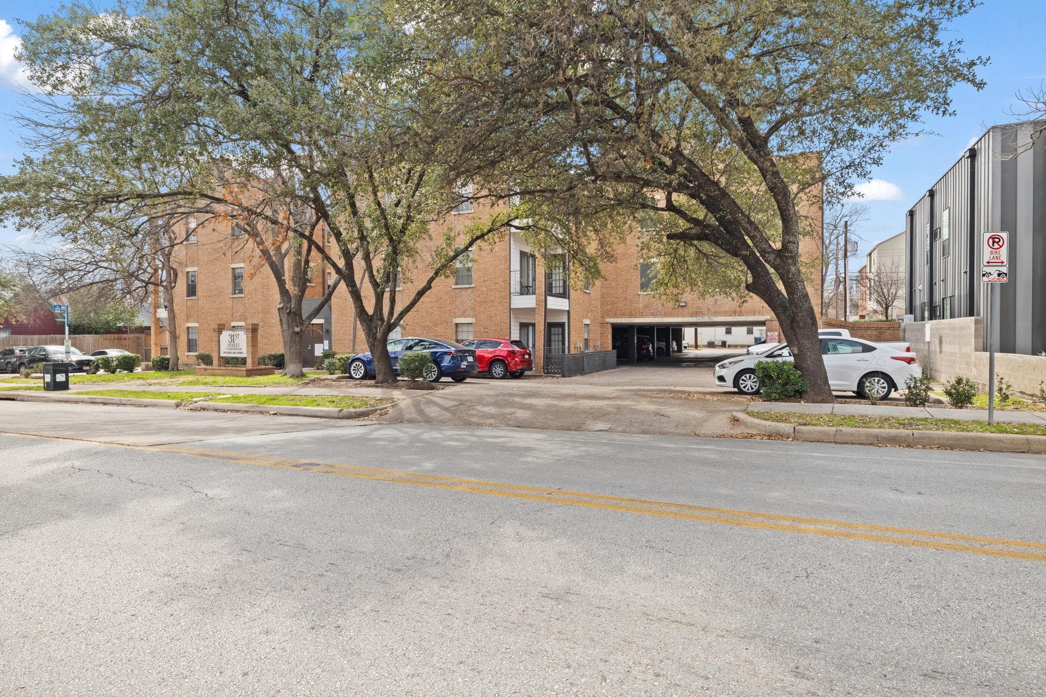 203 E 31st St  #308