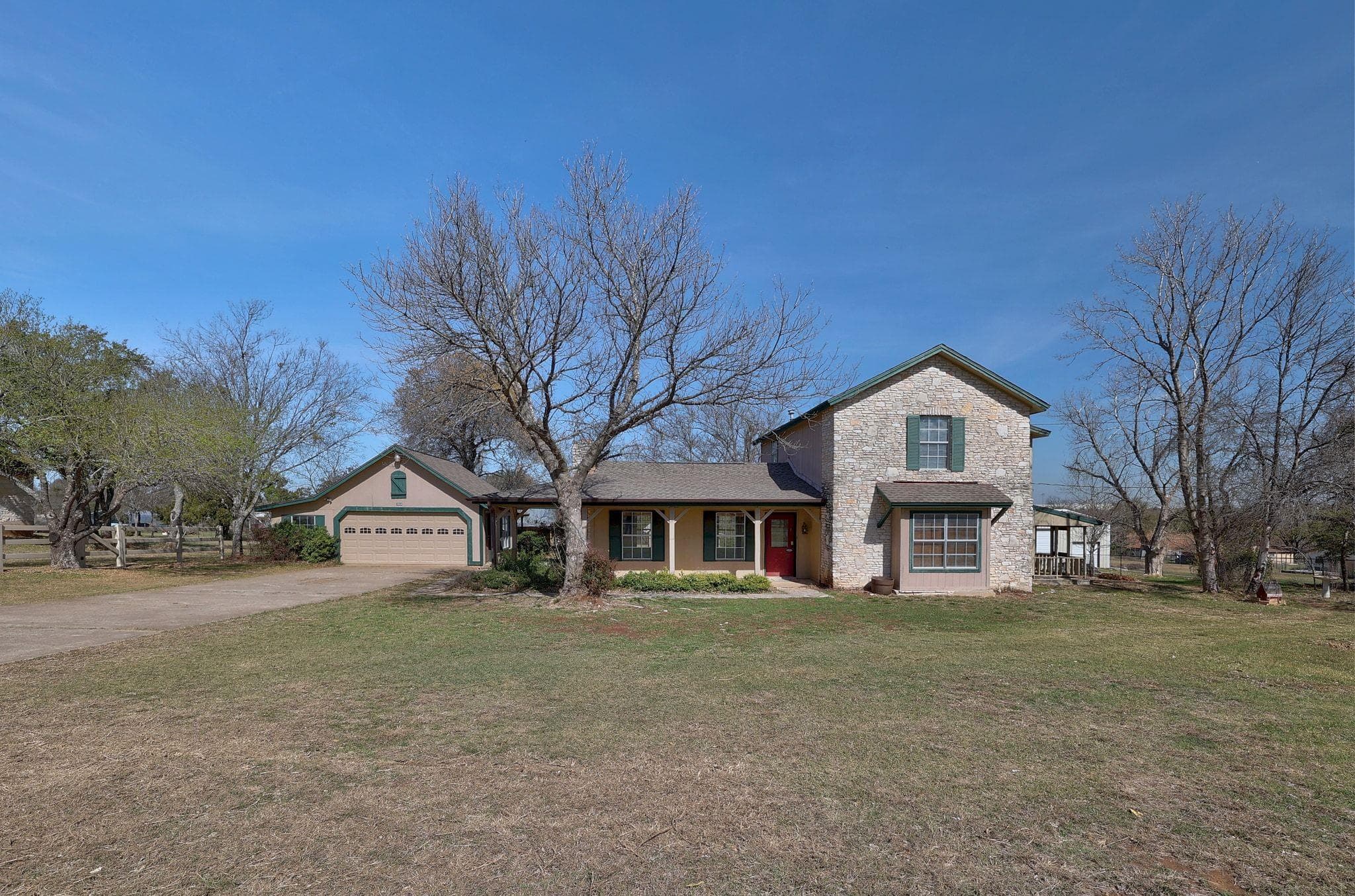 3908  Lone Oak Trl