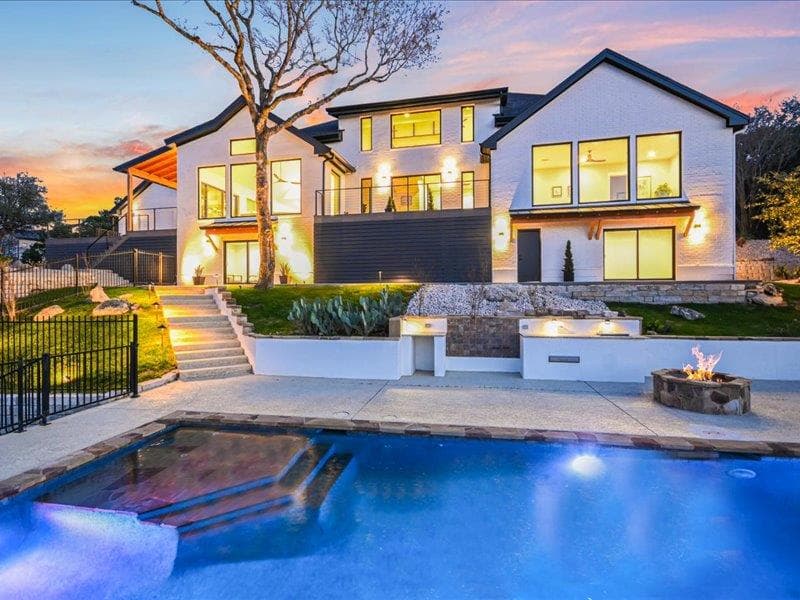 4701  Via Media None