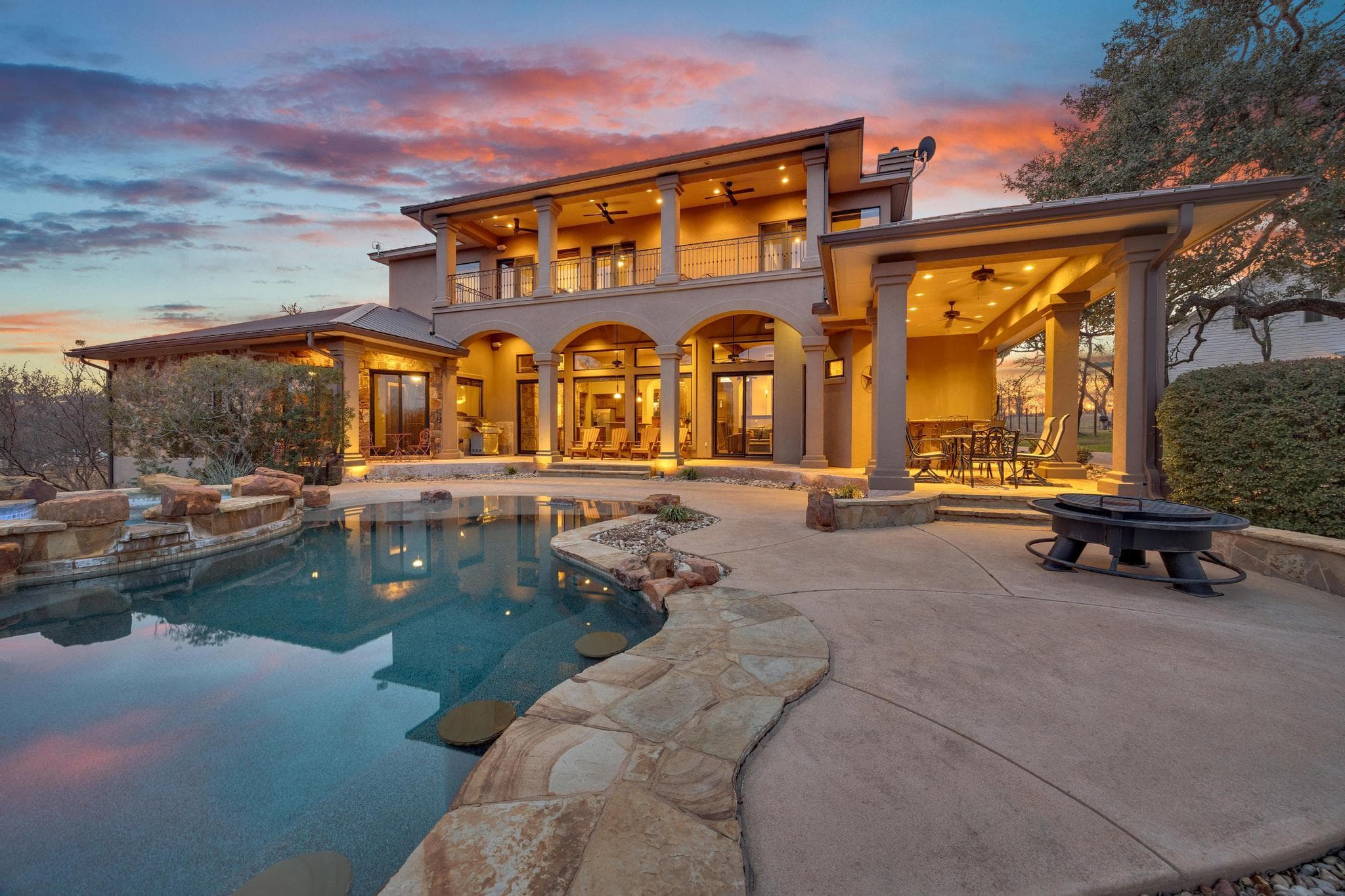 303  Yaupon Dr