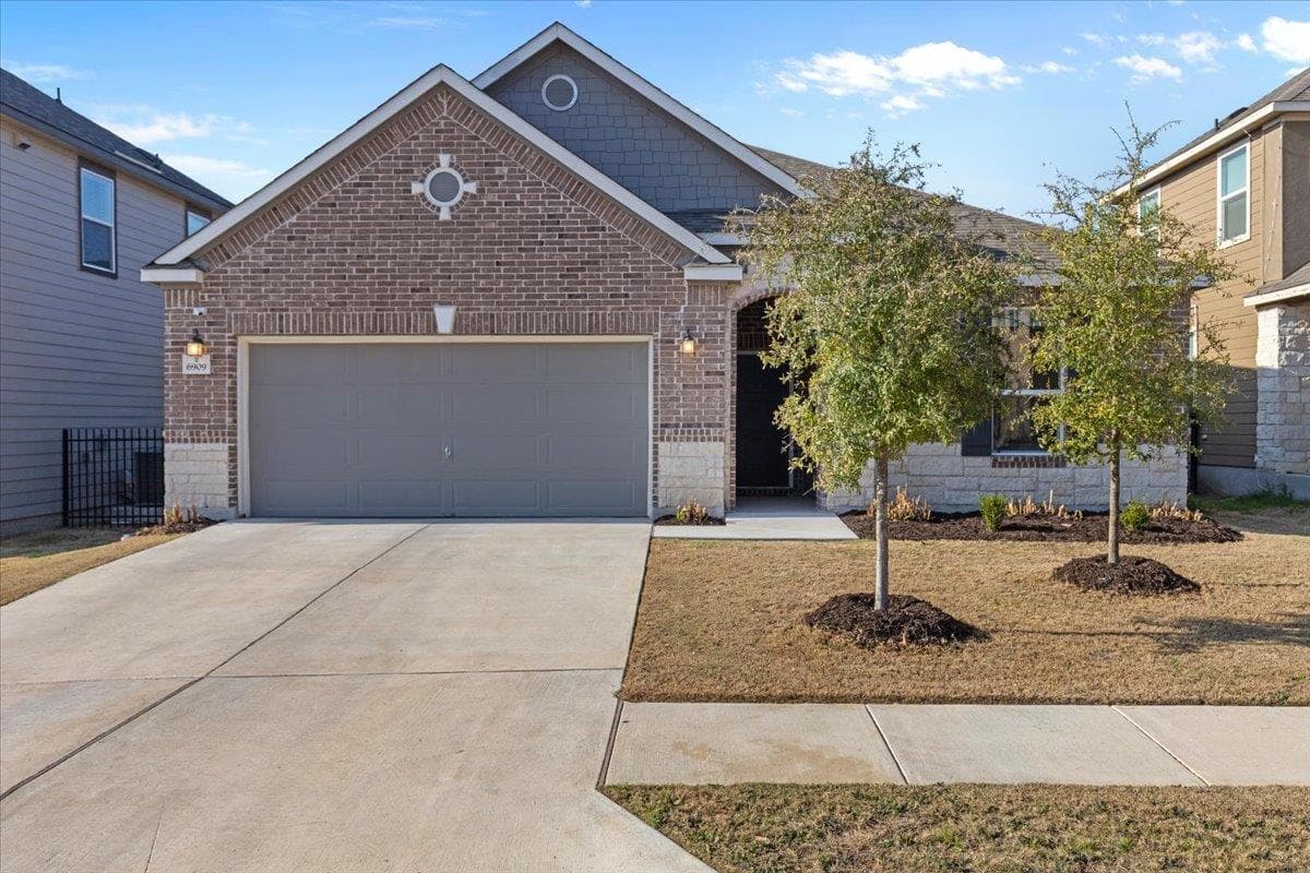 6909  Daniel Ranch Dr
