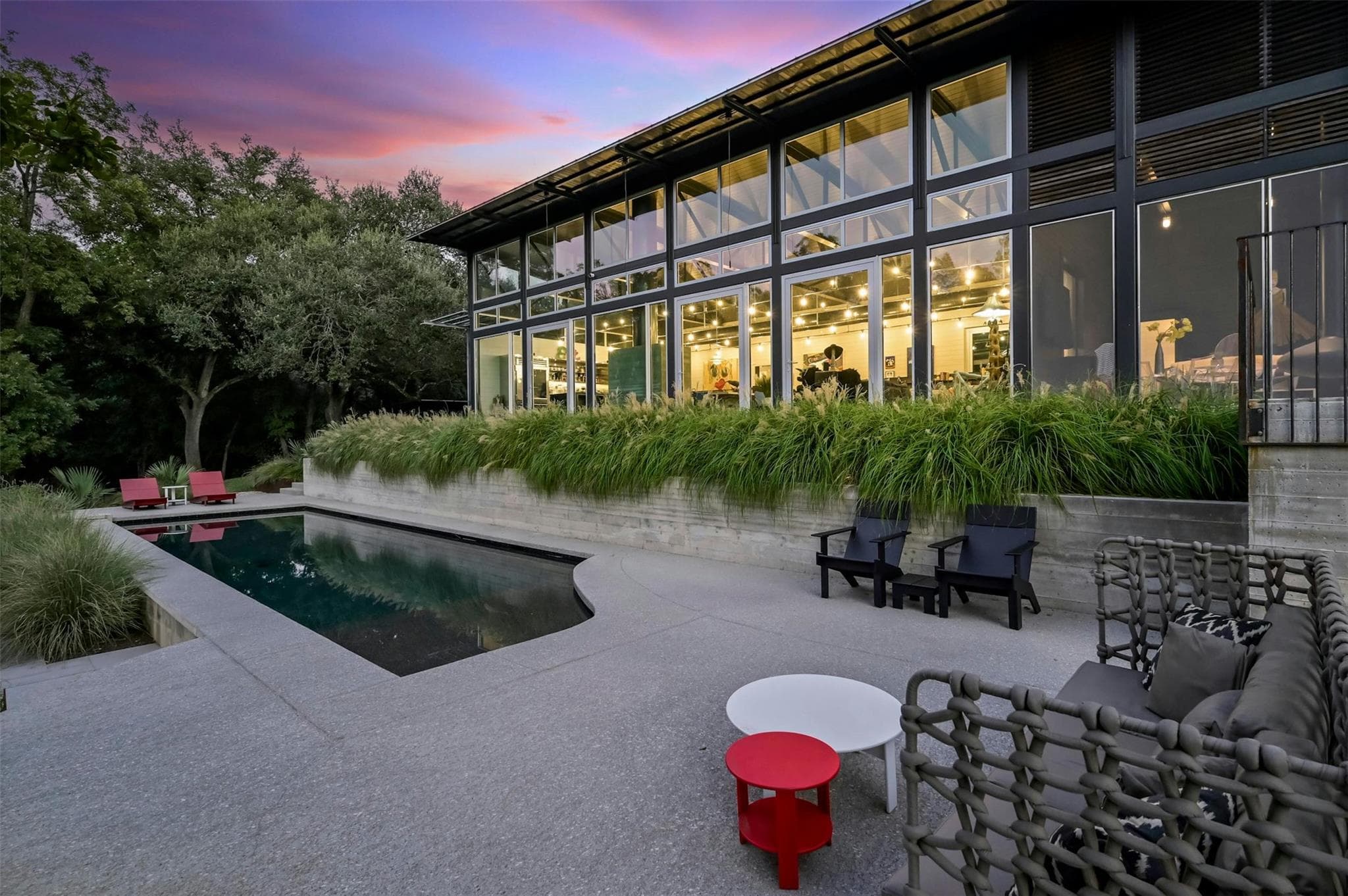 2212  River Hills Rd