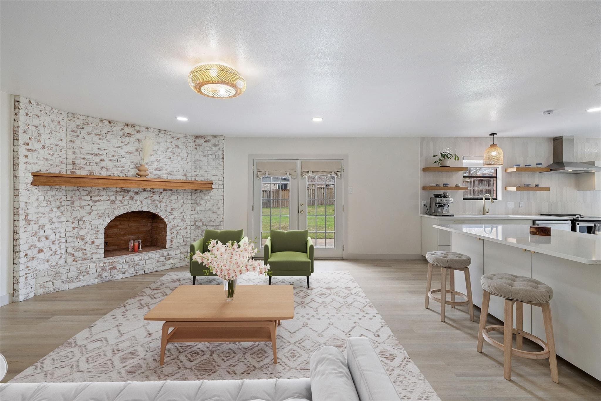 1001 E Applegate Dr