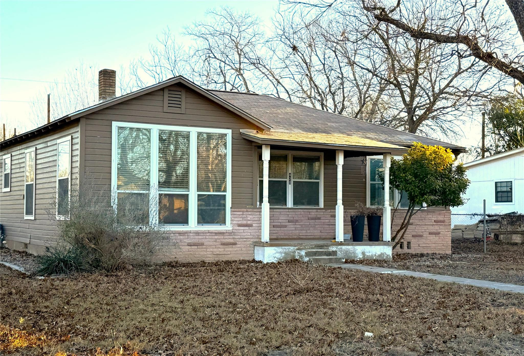 420  Stonewall St