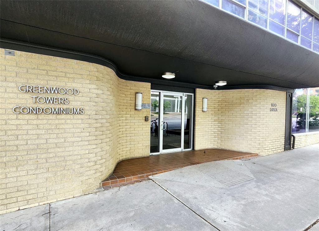 1800  Lavaca St  #A806