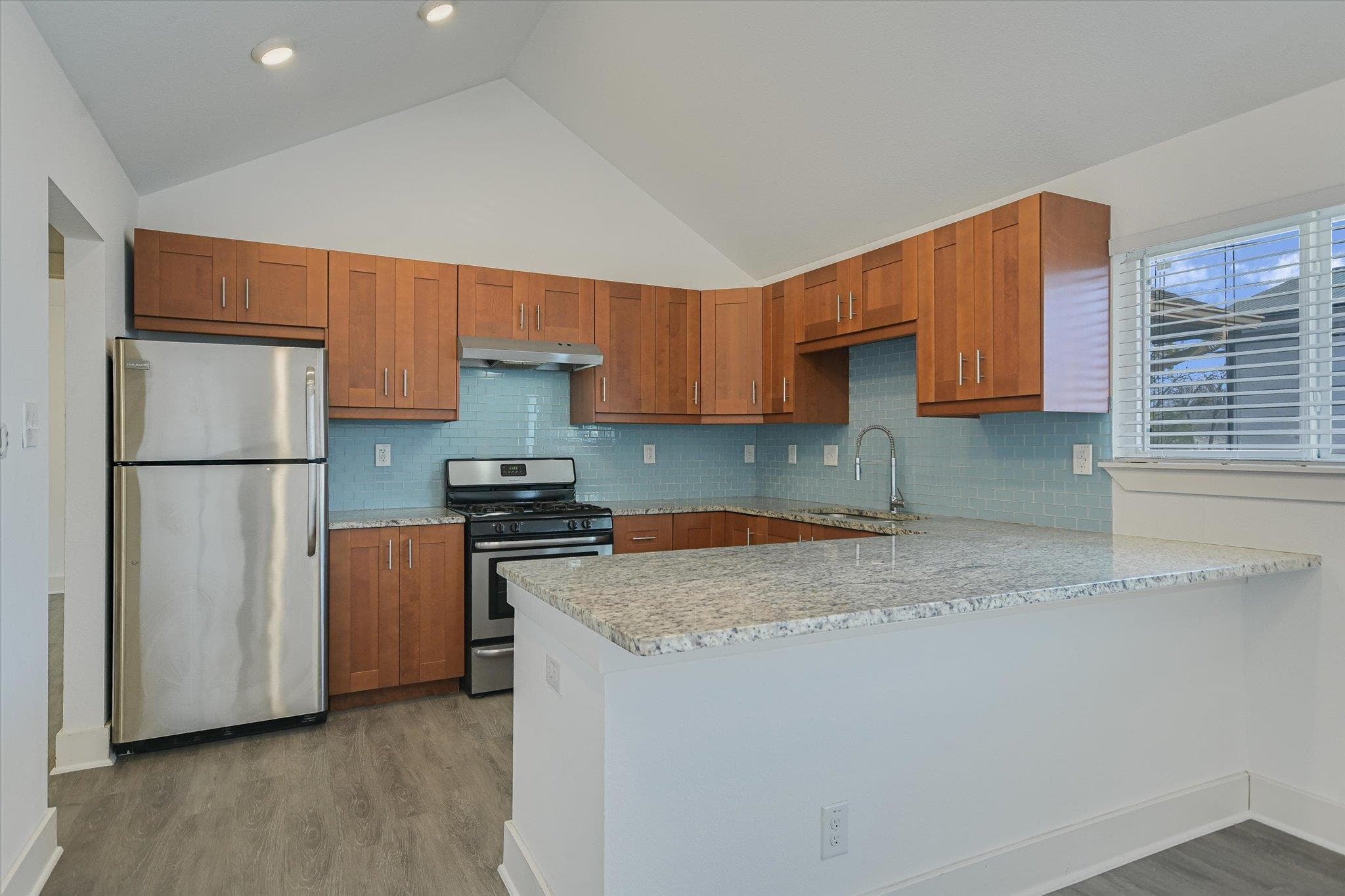 1311 E 52nd St  #2