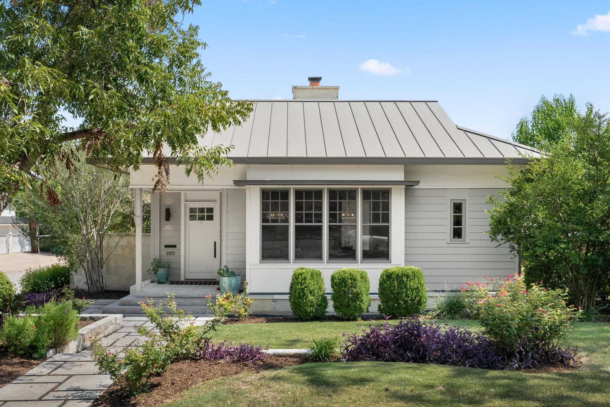 3015 & 3013  Washington Square Sq