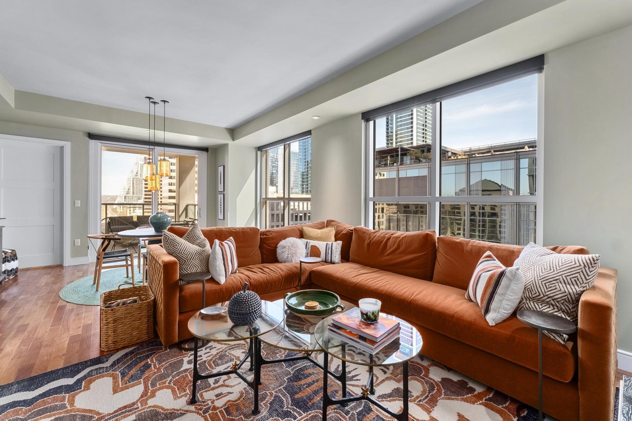 98  San Jacinto Blvd  #903