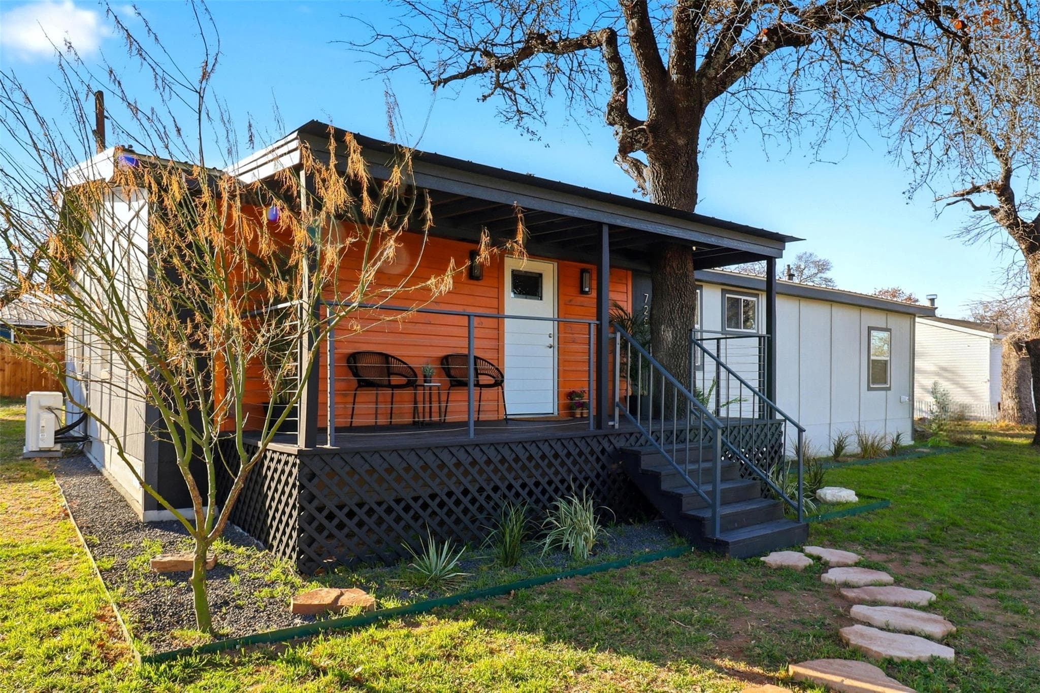 728 Driftwood Ln