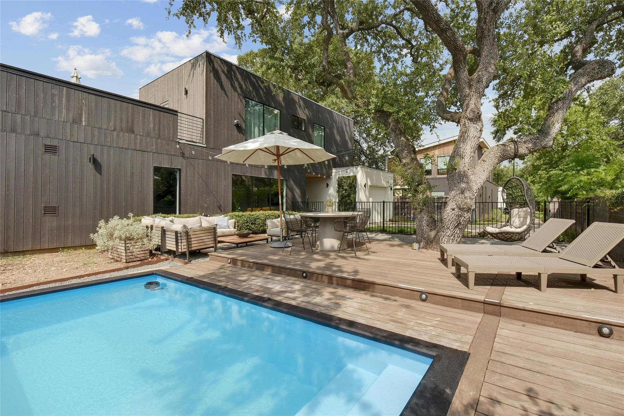 1605  Chelsea Ln  #1 & 2