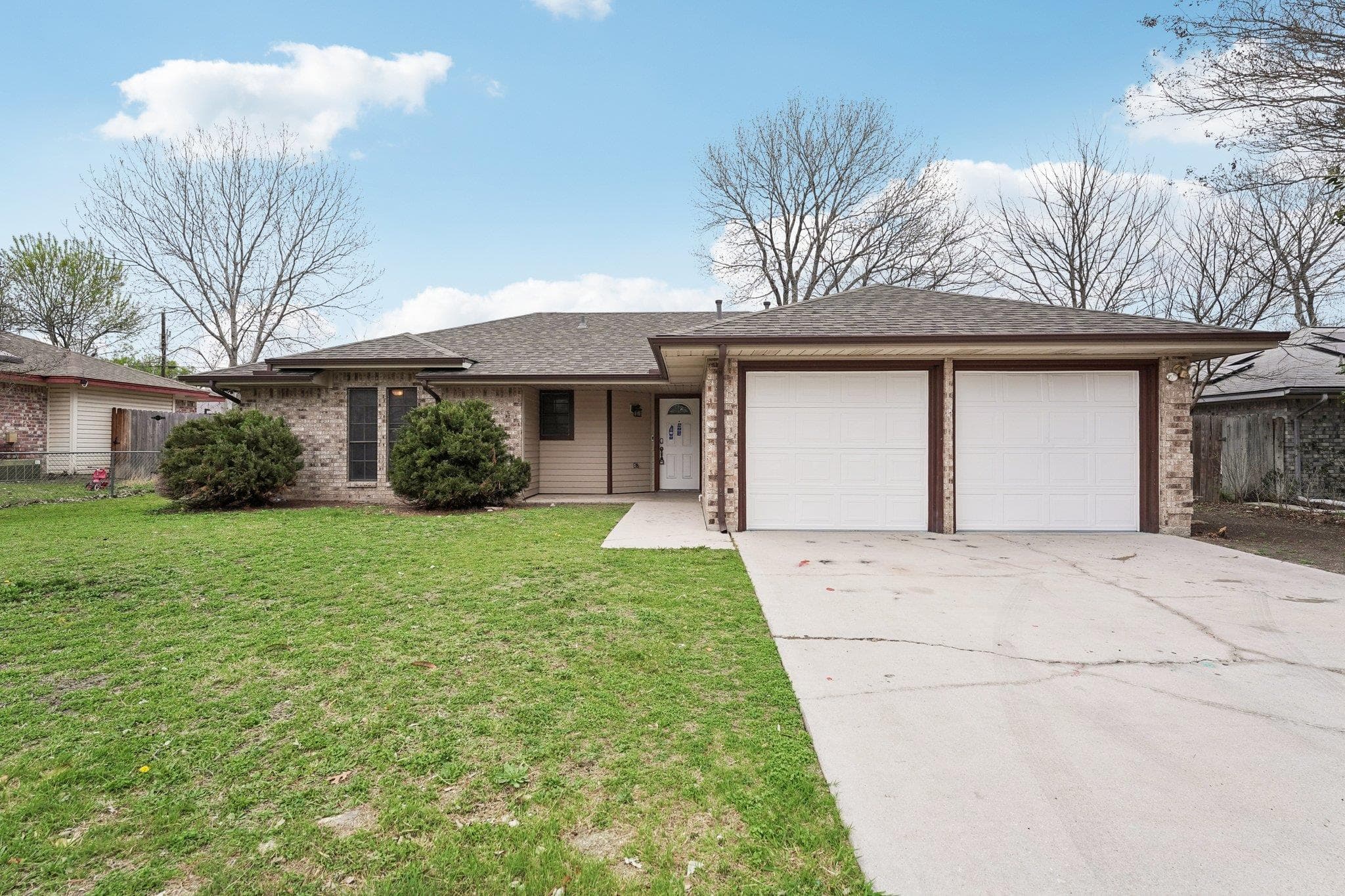 3213  Forest Hill Dr