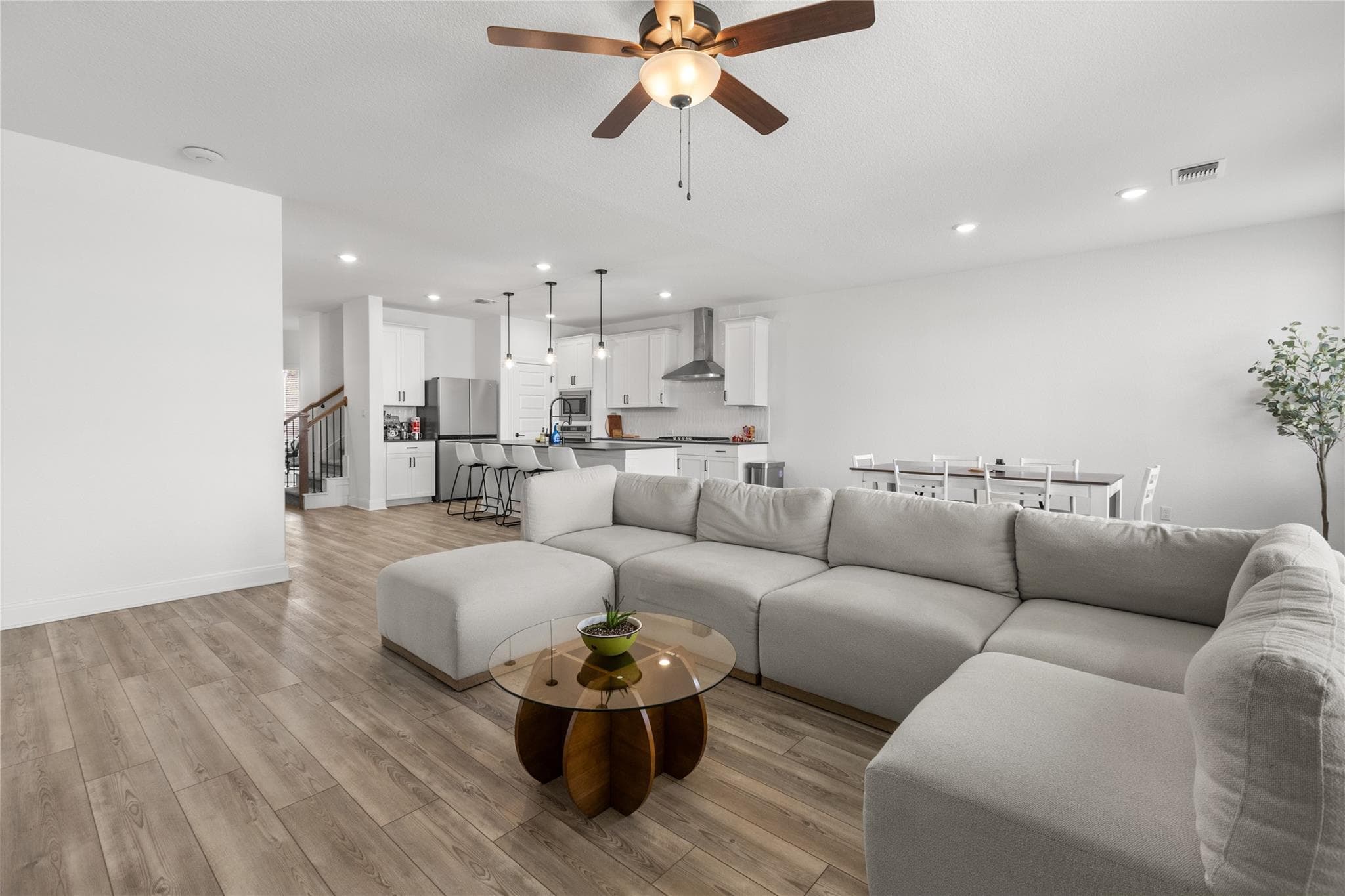 12120  Paseo De Los Lagos Ln