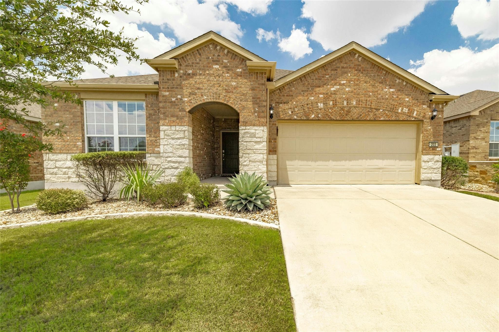 203  Longview Ln