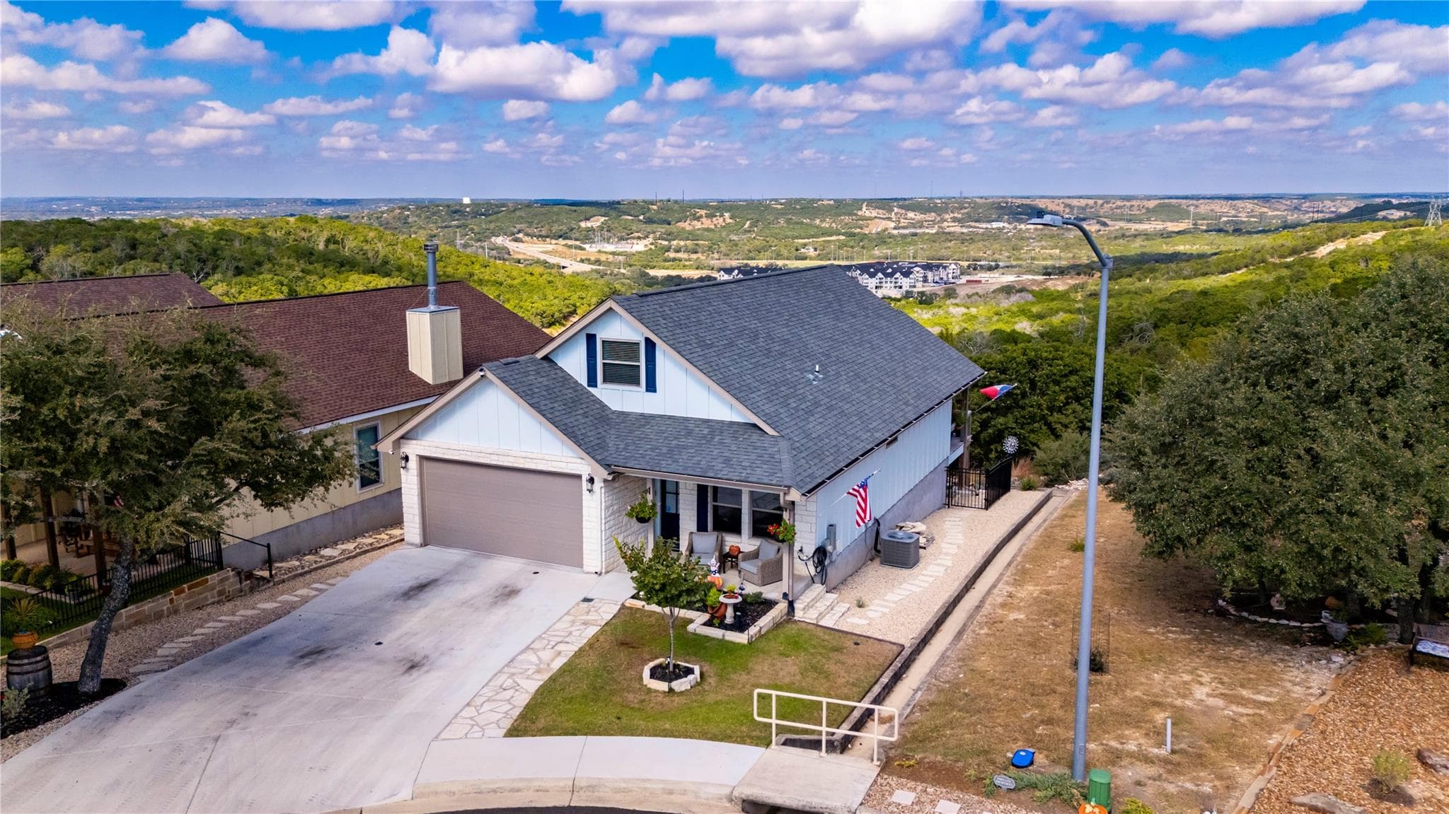 1057  Roanoke Ln