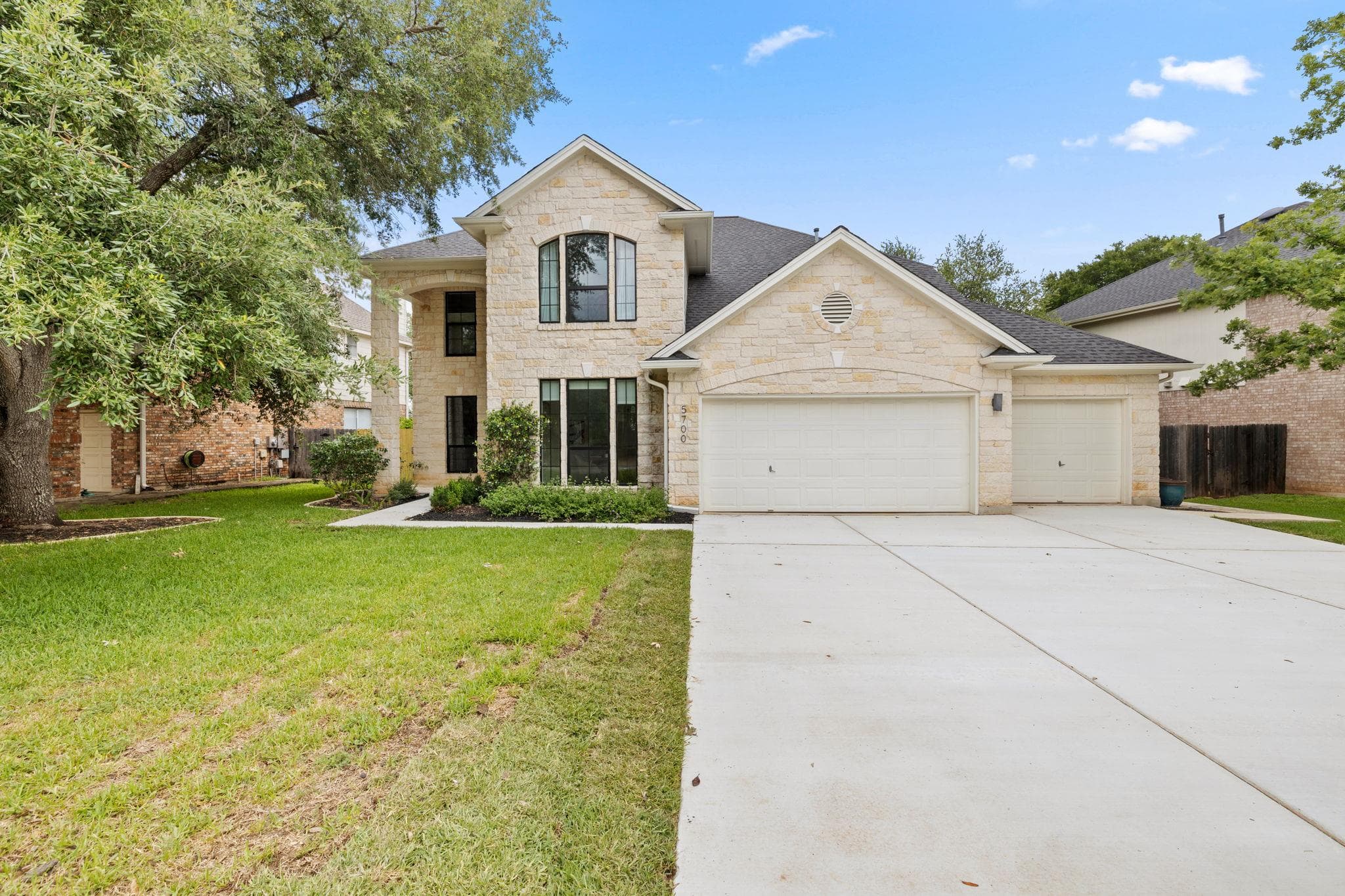 5700  Trelawney Ln