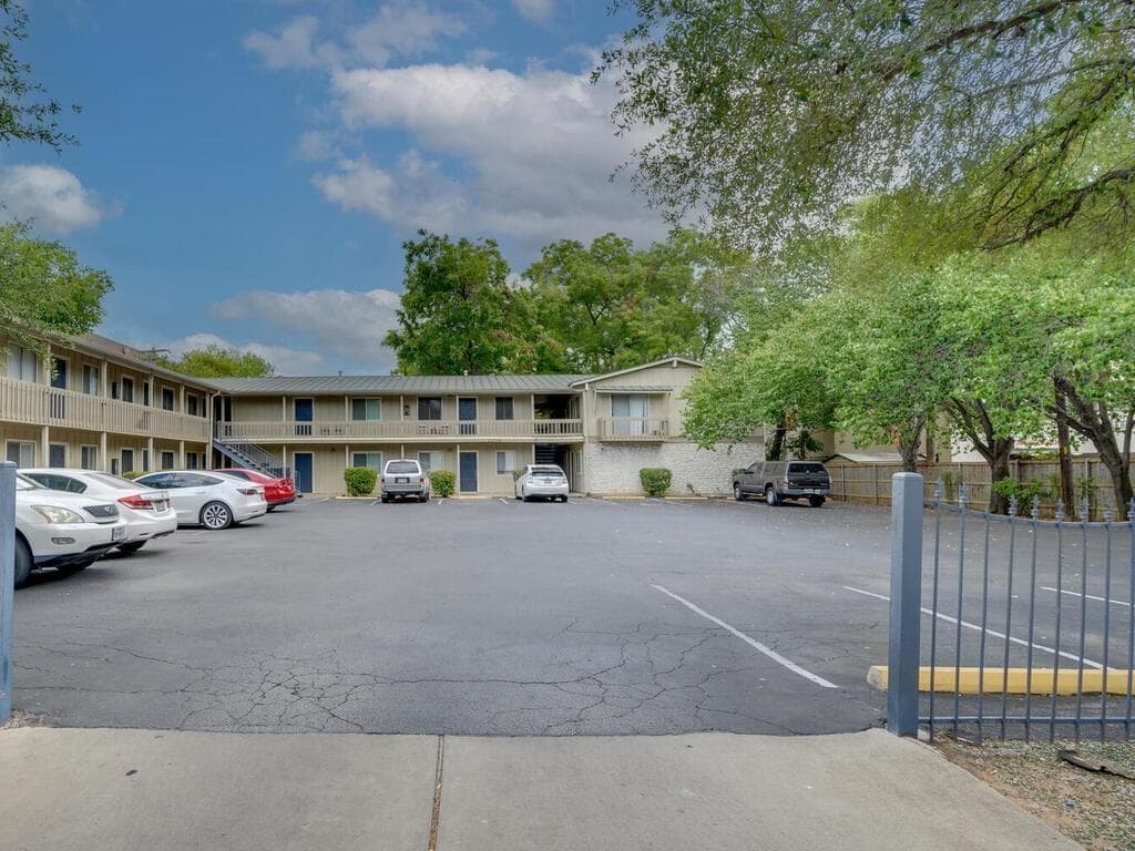 4209  Burnet Rd  #106