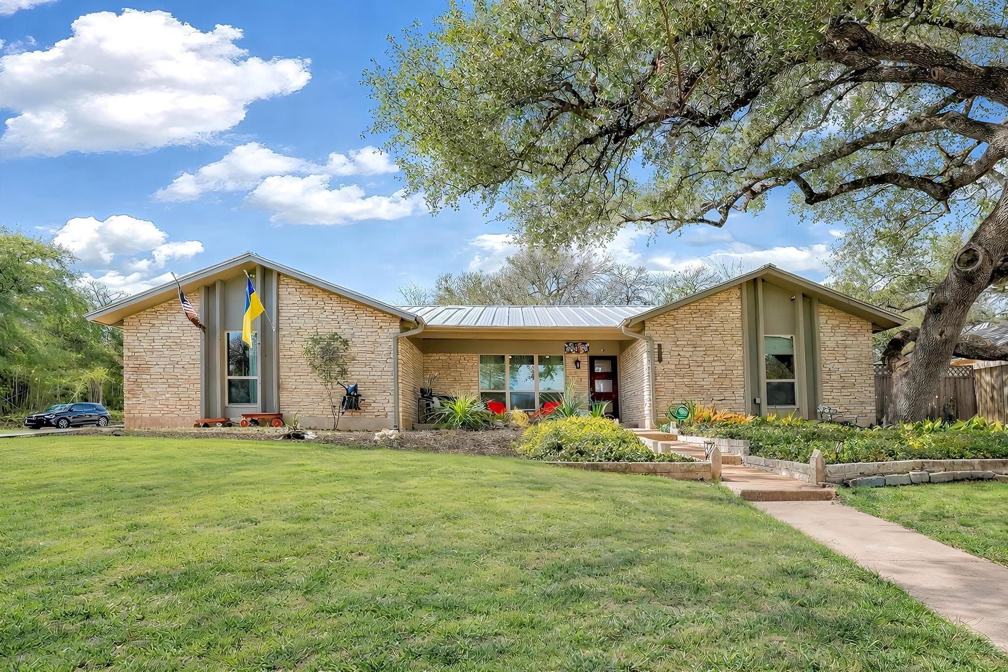 12300  Blue Water Dr