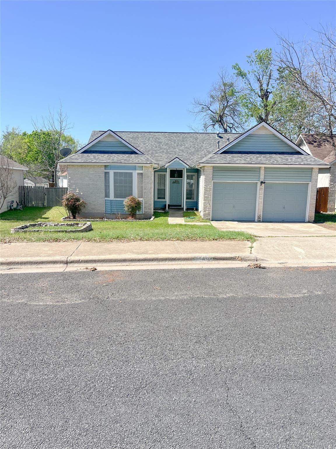 2201  Crownspoint Dr