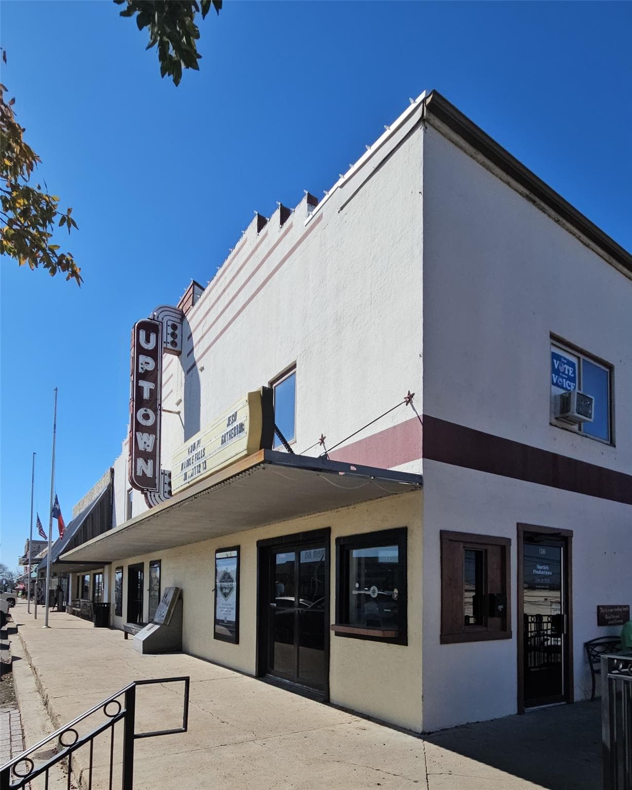 218 Main St