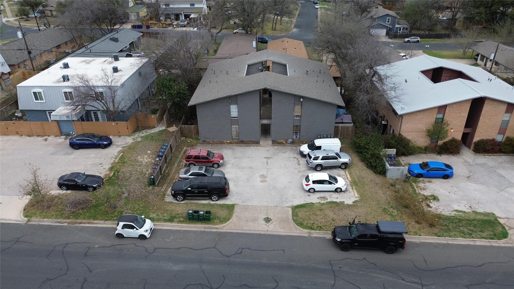 2220  MISSION HILL Dr