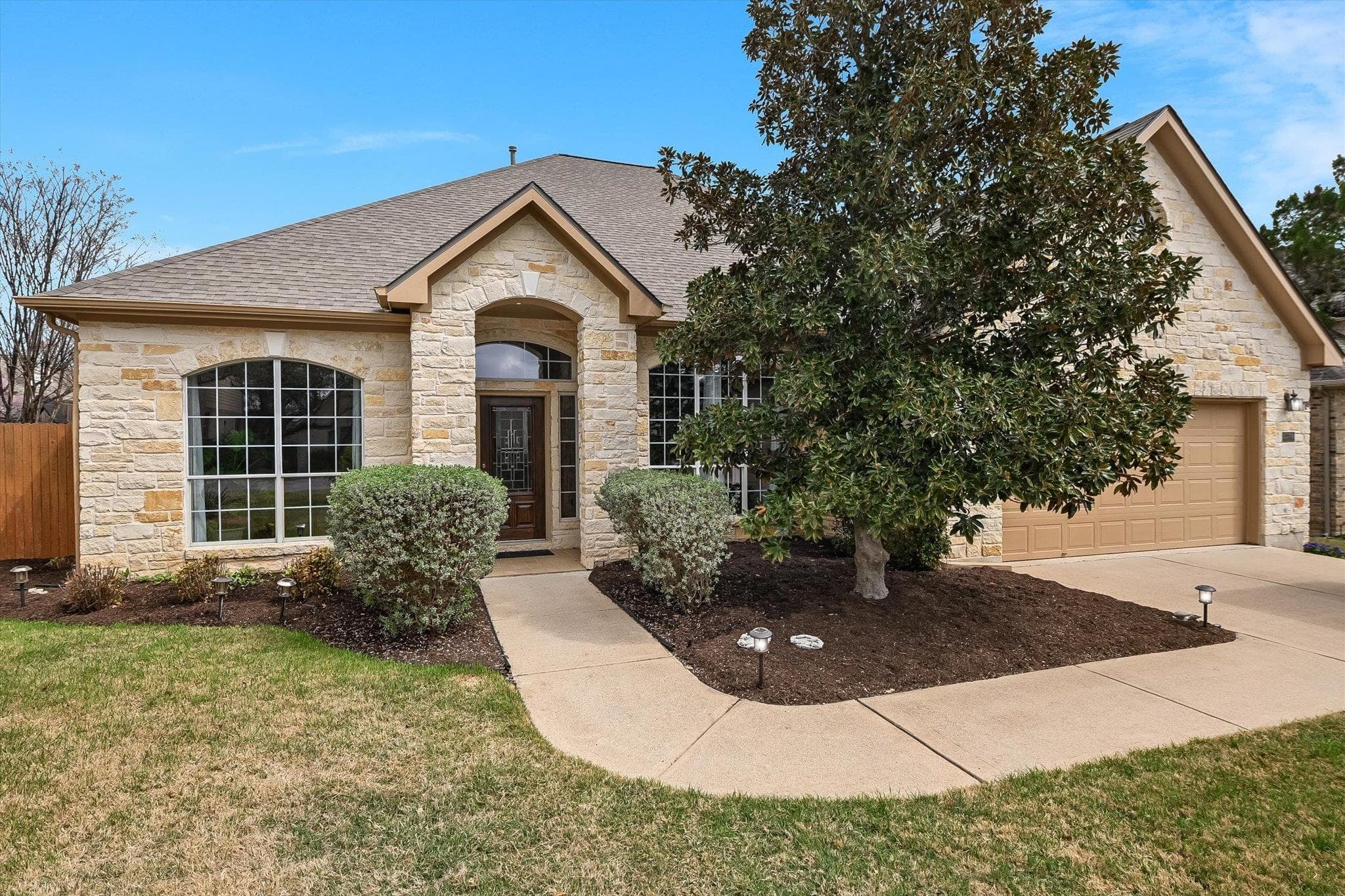 221  Abbey Dr