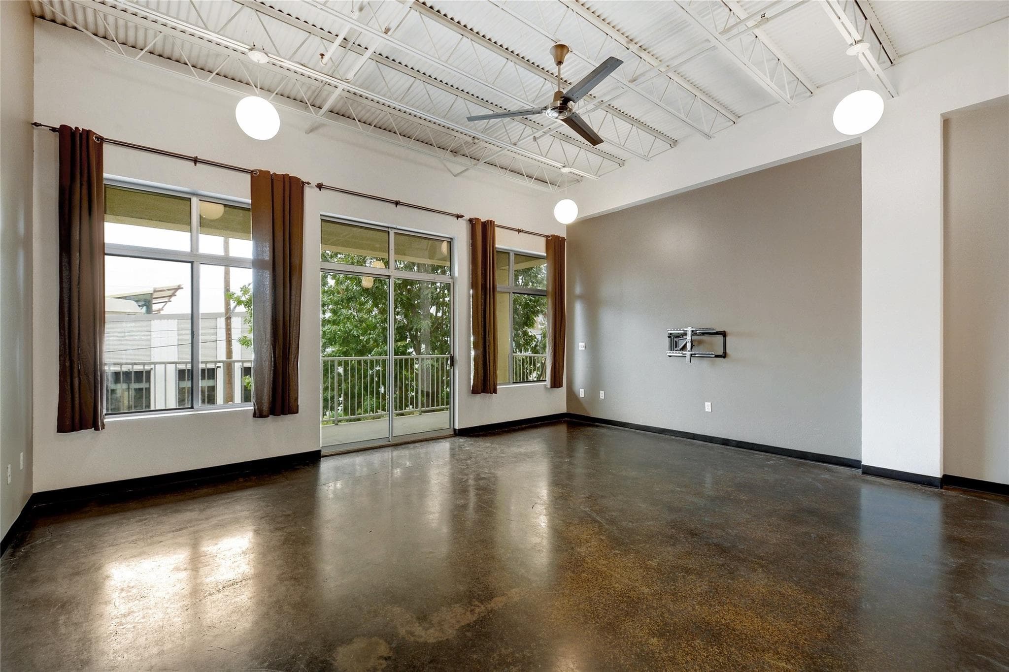 2401 E 6th St E #41
