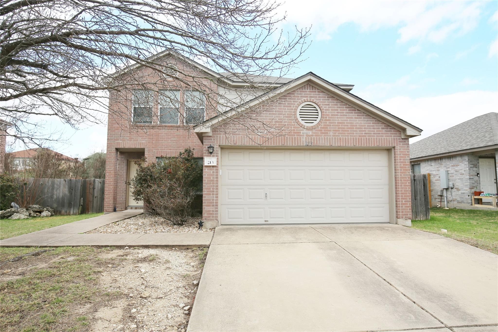 213  Rim Rock Dr
