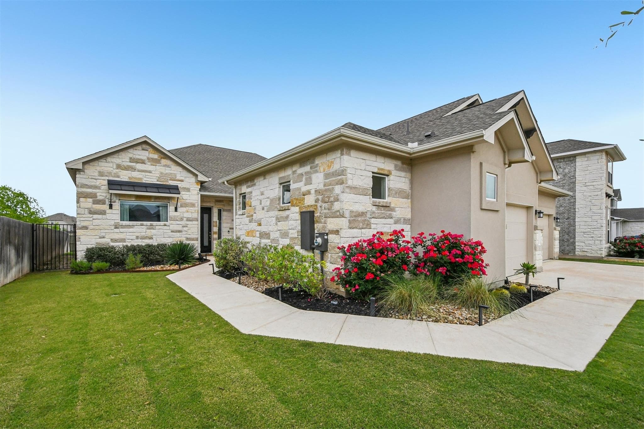 208  Great Lawn Bnd