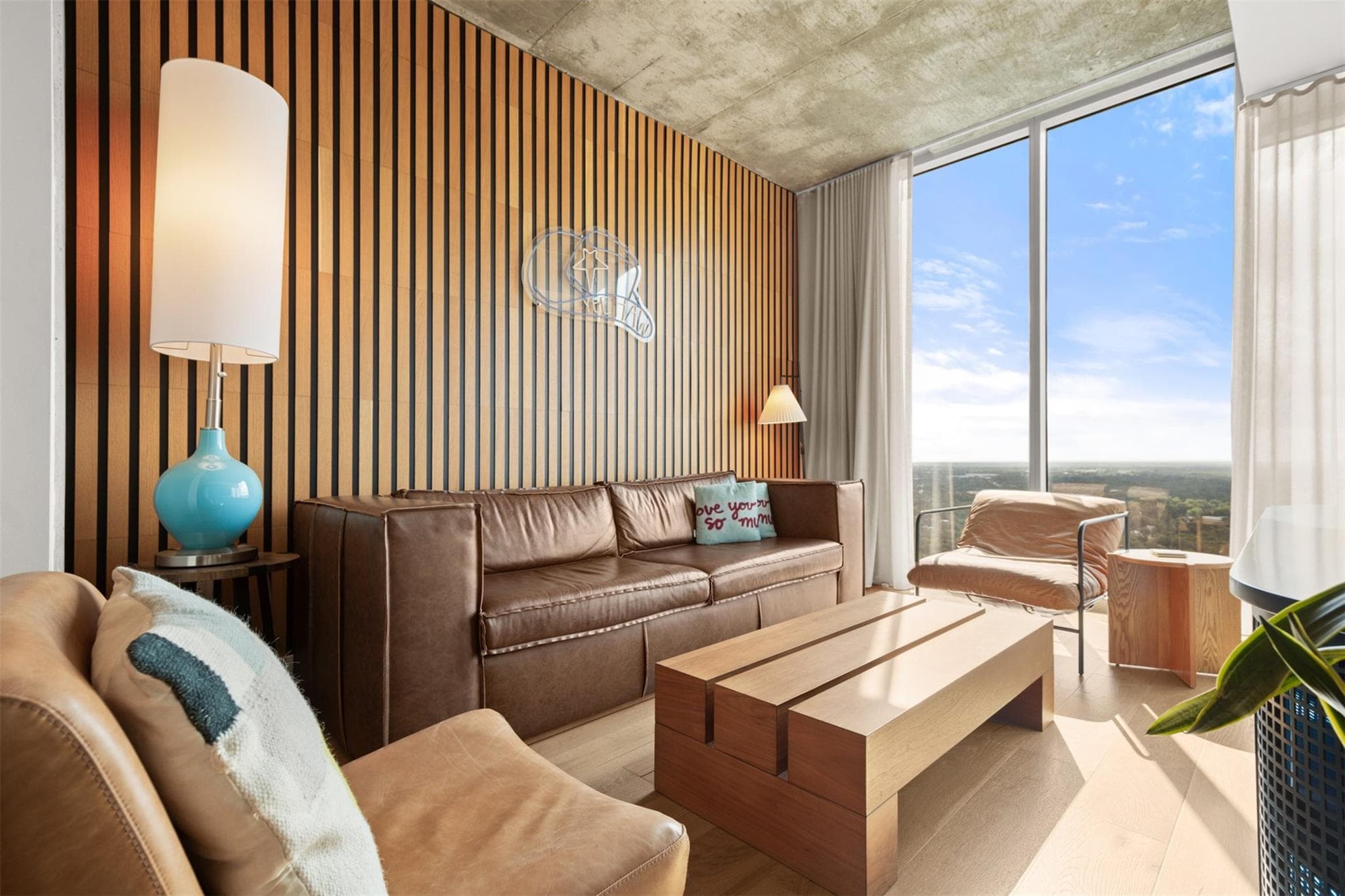 48  East Ave  #2807