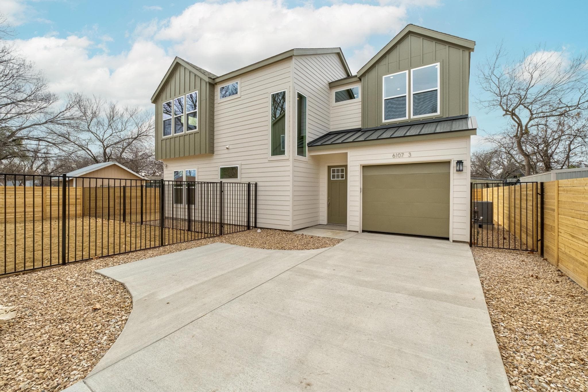 6107  Richardson Ln  #3