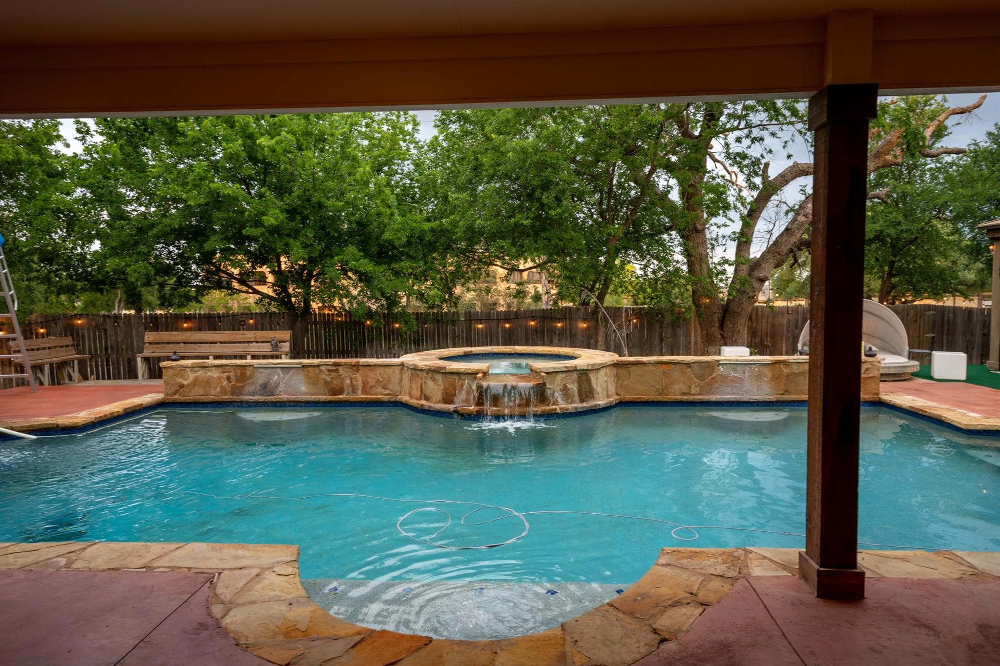 8002  Woodhall Cv